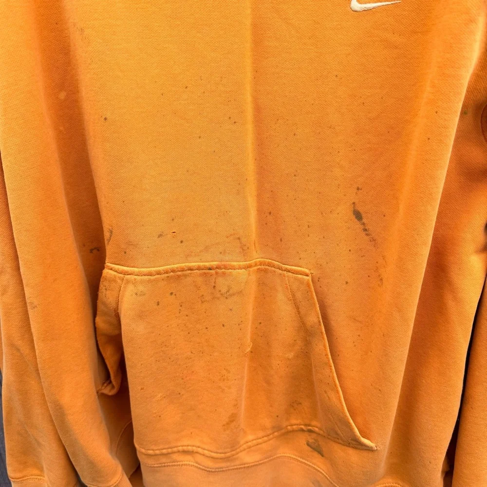 Vintage Nike men’s Orange Hoodie Size XL